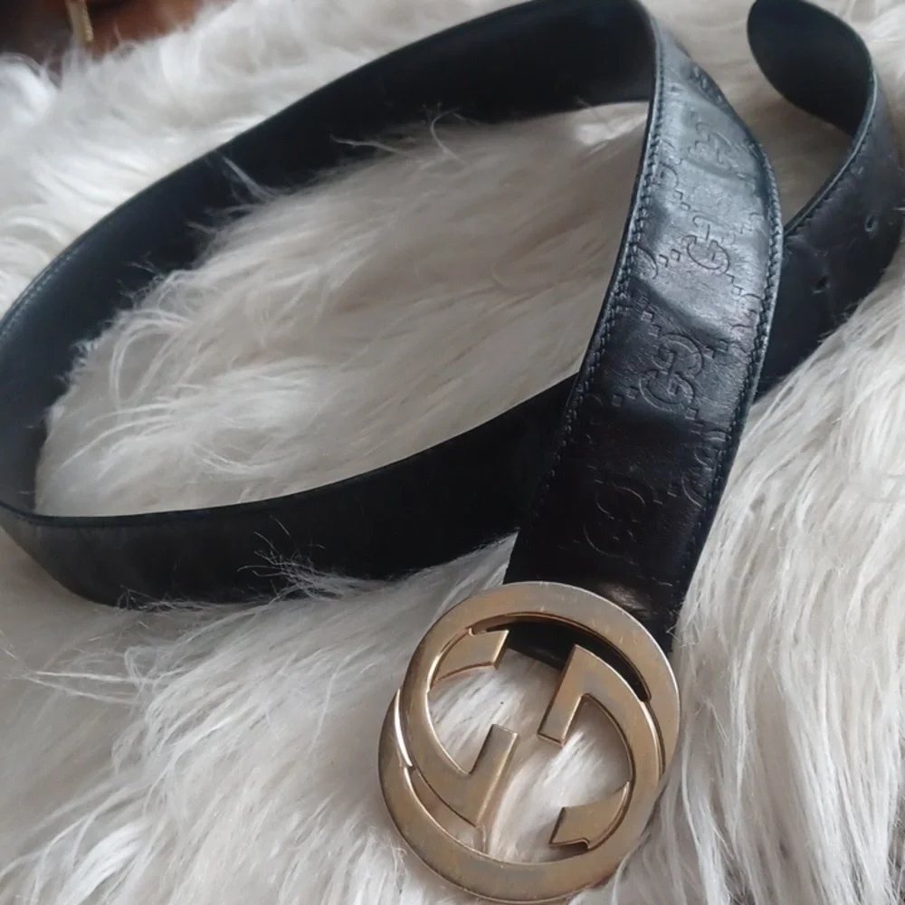 Gucci pre owned